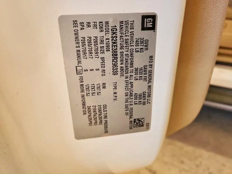 2011 GMC YUKON XL K1500 SLT  