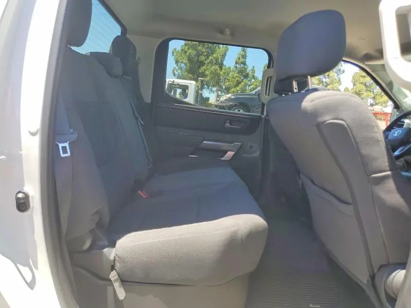 2023 TOYOTA TUNDRA SR5  