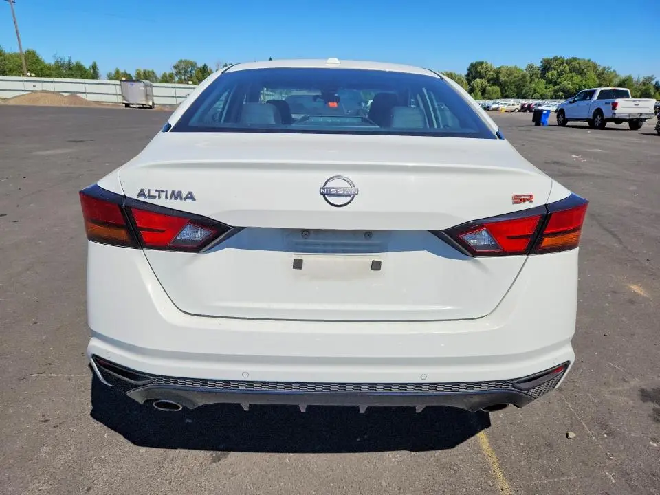 2023 NISSAN ALTIMA SR  