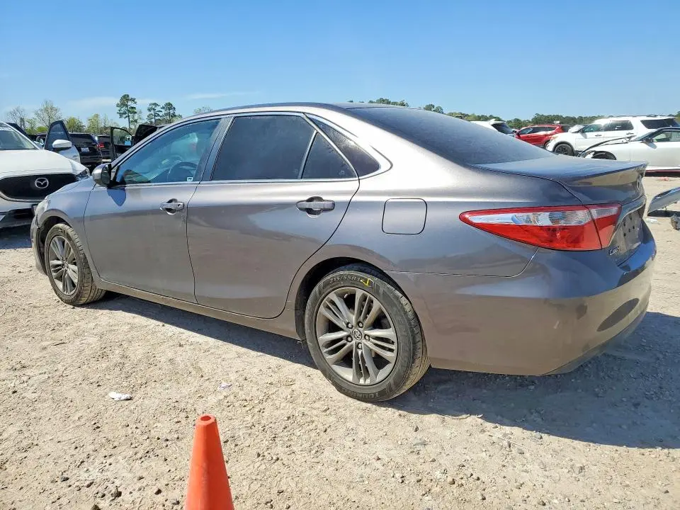 2015 TOYOTA CAMRY SE  