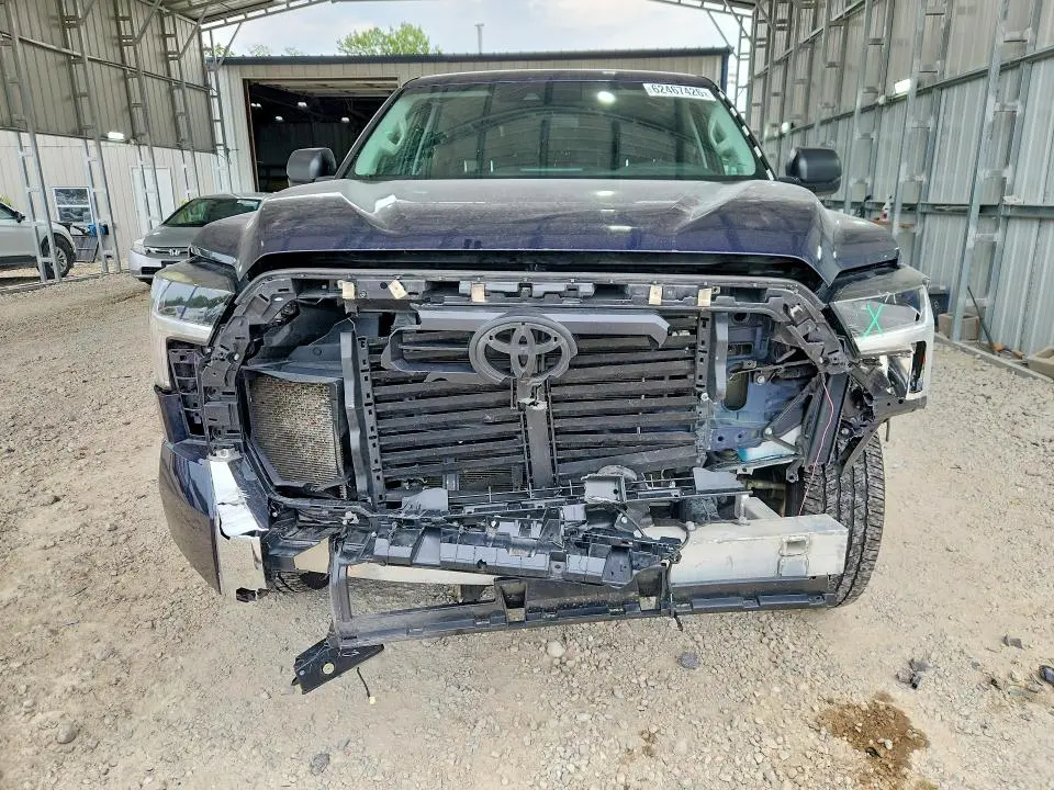 2022 TOYOTA TUNDRA SR5  