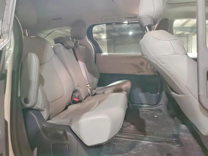 2023 TOYOTA SIENNA   
