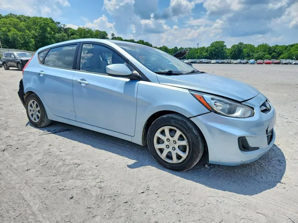 2012 HYUNDAI ACCENT GS  