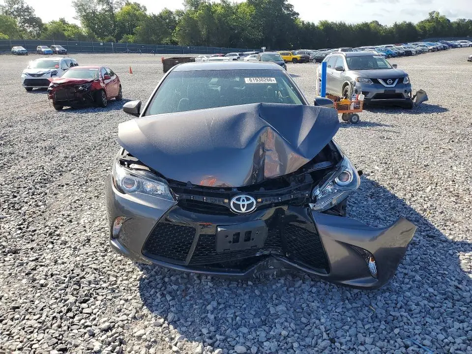 2017 TOYOTA CAMRY SE  