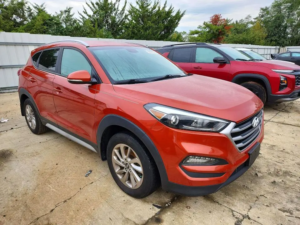 2017 HYUNDAI TUCSON SE PLUS  