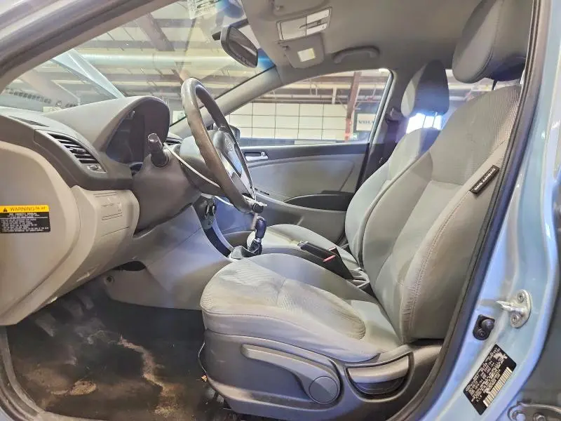 2013 HYUNDAI ACCENT GS  