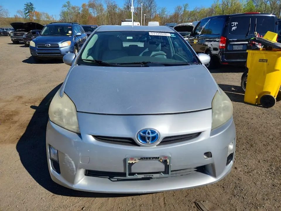 2010 TOYOTA PRIUS III  