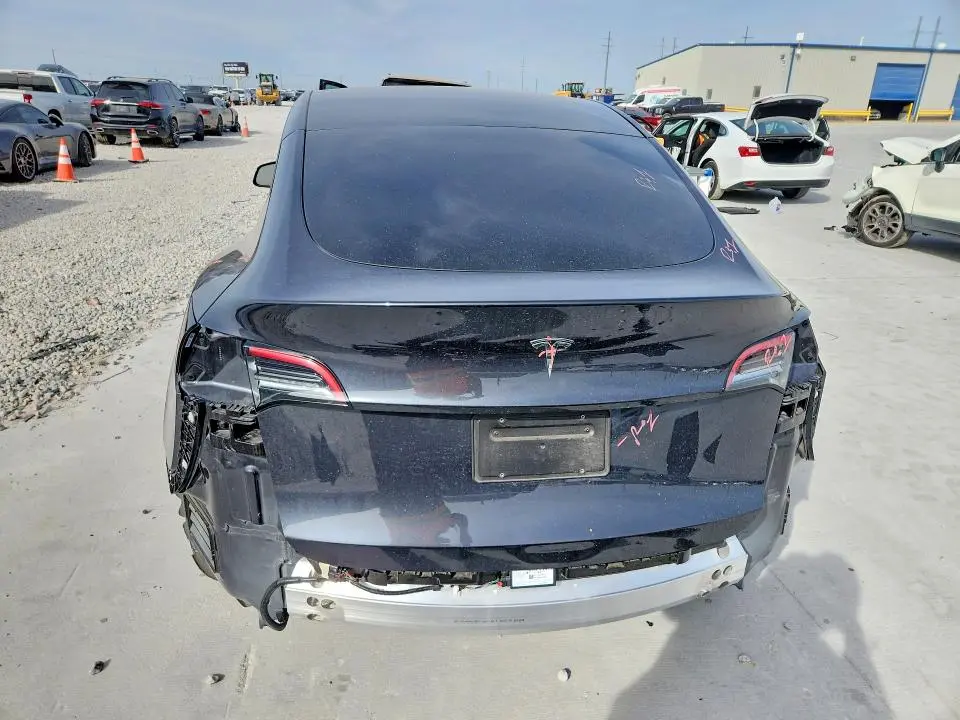 2024 TESLA MODEL Y   