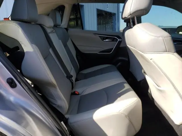 2020 TOYOTA RAV4 XLE PREMIUM