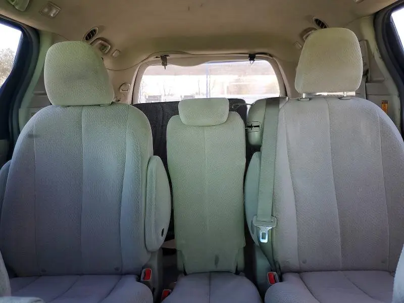 2014 TOYOTA SIENNA LE  