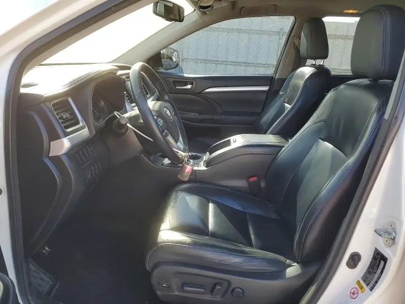 2015 TOYOTA HIGHLANDER XLE  