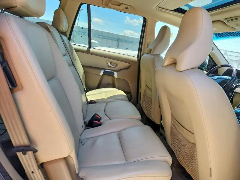 2011 VOLVO XC90 3.2  
