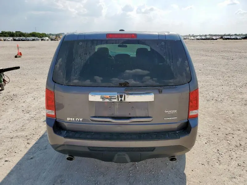 2015 HONDA PILOT SE  