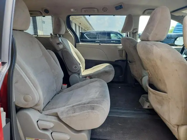 2015 TOYOTA SIENNA LE  