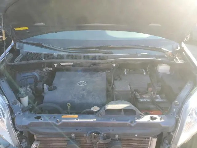 2013 TOYOTA SIENNA XLE  