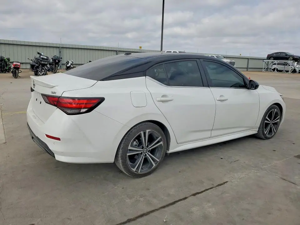 2023 NISSAN SENTRA SR  