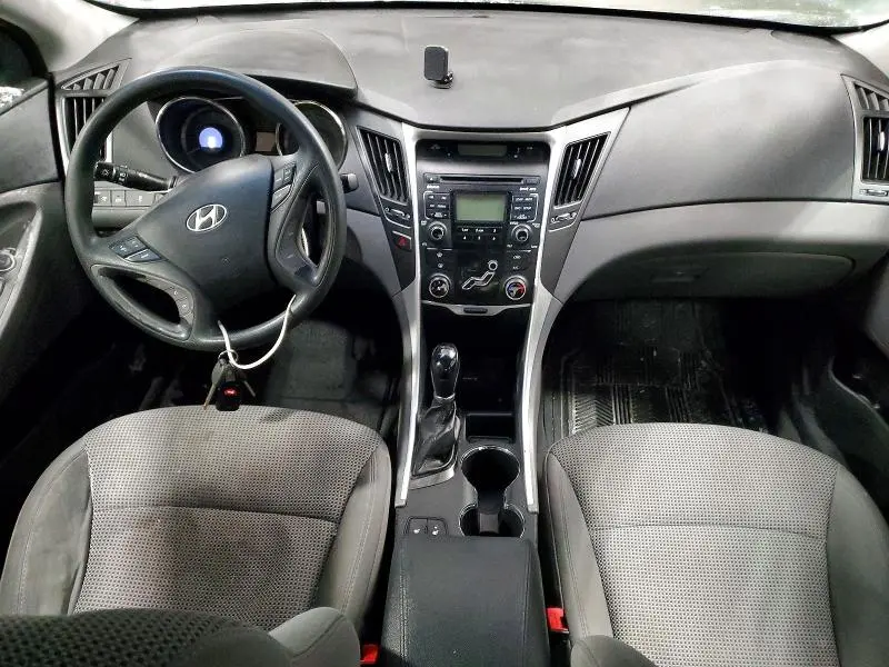 2011 HYUNDAI SONATA GLS  