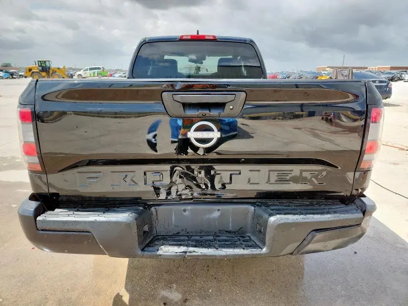 2024 NISSAN FRONTIER S  