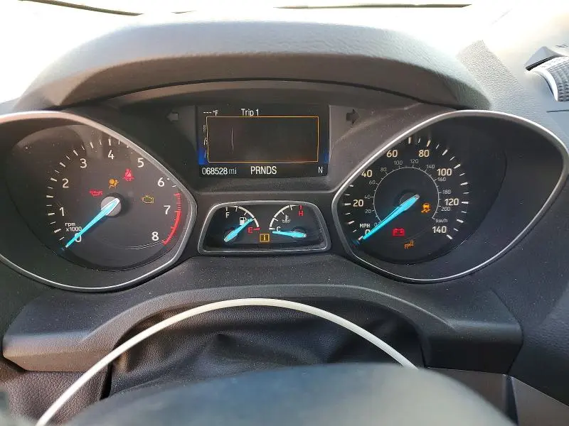 2017 FORD ESCAPE SE  