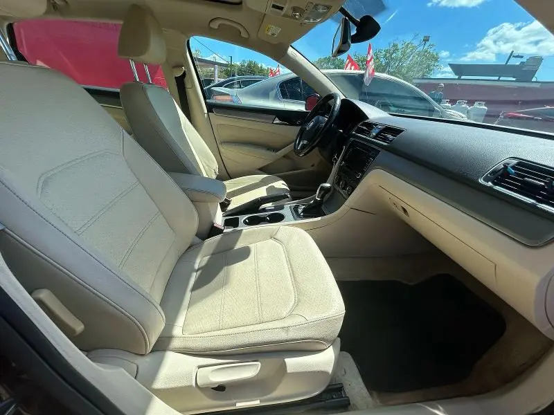 2014 VOLKSWAGEN PASSAT SE  