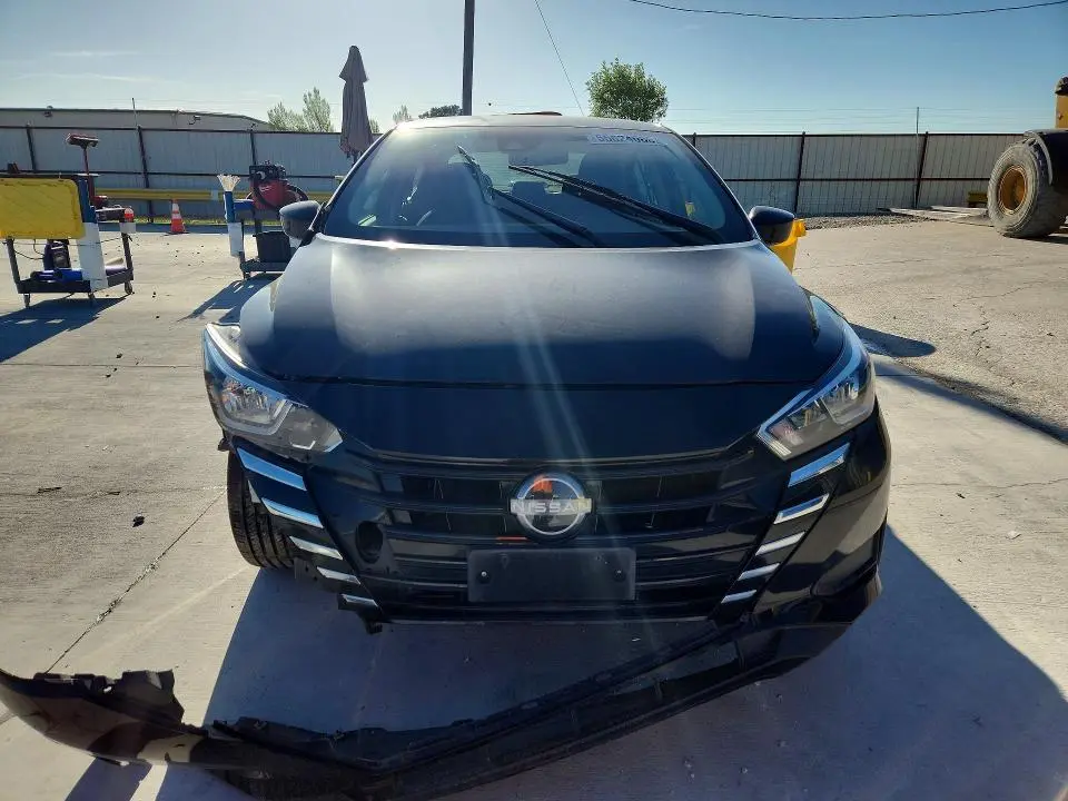 2023 NISSAN VERSA SV  
