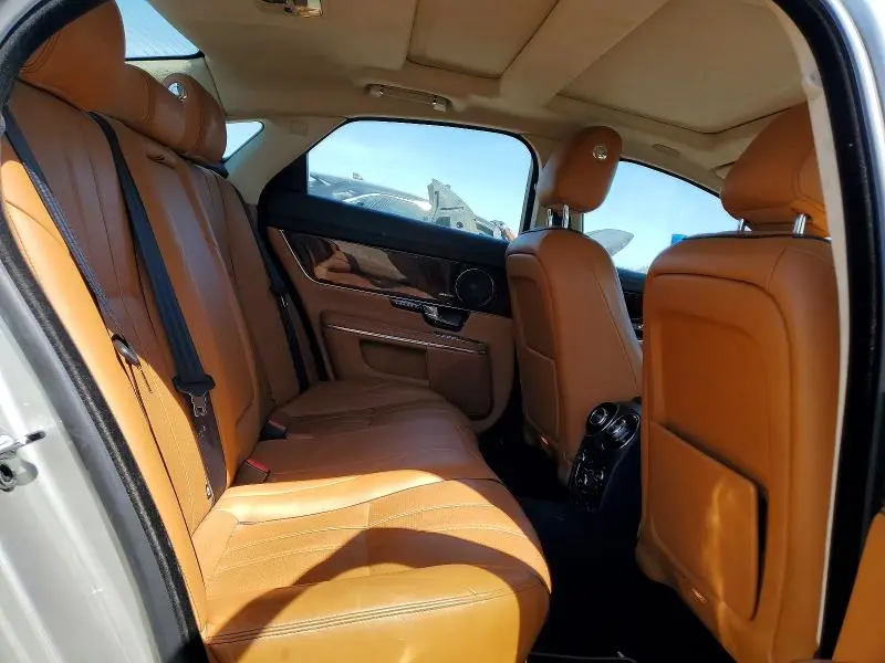 2013 JAGUAR XJ   