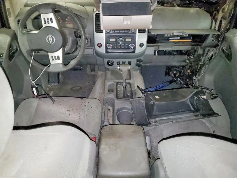 2013 NISSAN FRONTIER SV  