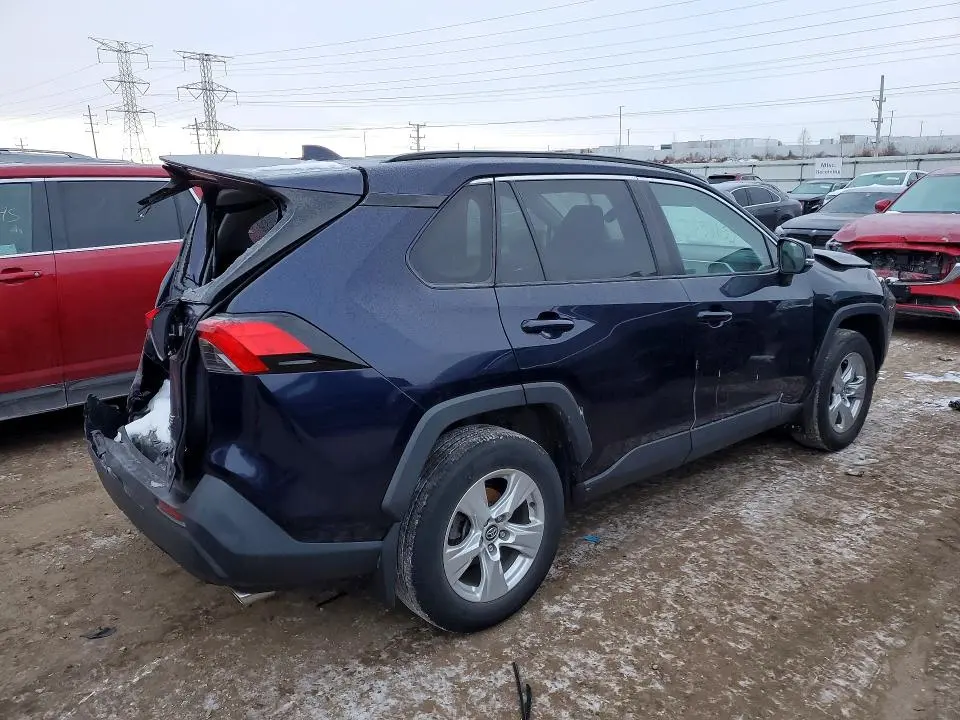 2020 TOYOTA RAV4 XLE  