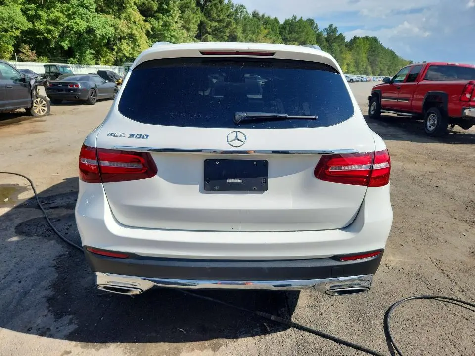 2019 MERCEDES-BENZ GLC 300  