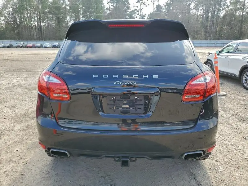 2014 PORSCHE CAYENNE   