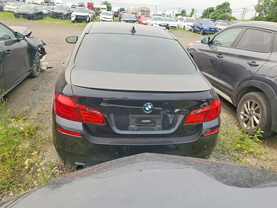 2013 BMW M5   