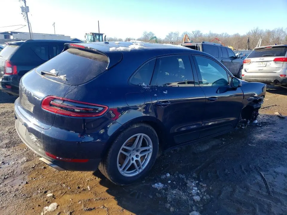 2018 PORSCHE MACAN   