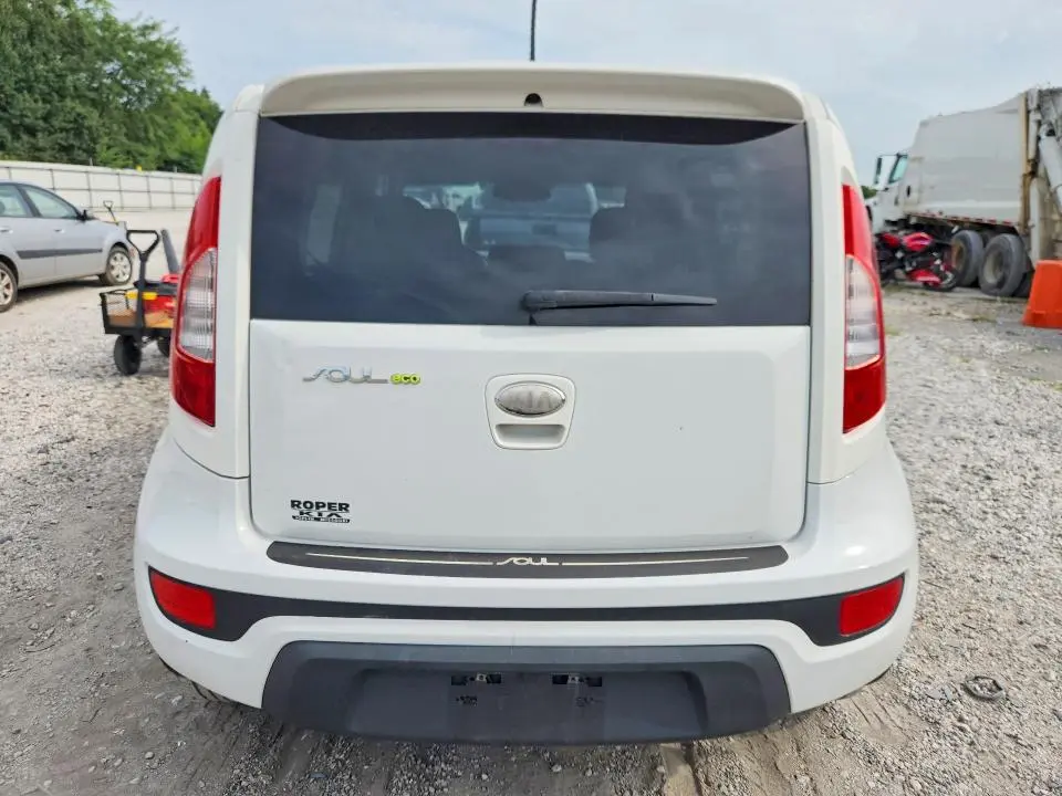 2013 KIA SOUL +  