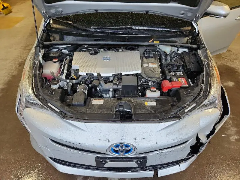 2016 TOYOTA PRIUS THREE  