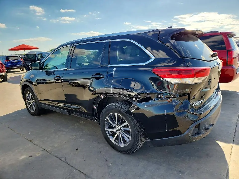 2019 TOYOTA HIGHLANDER XLE  