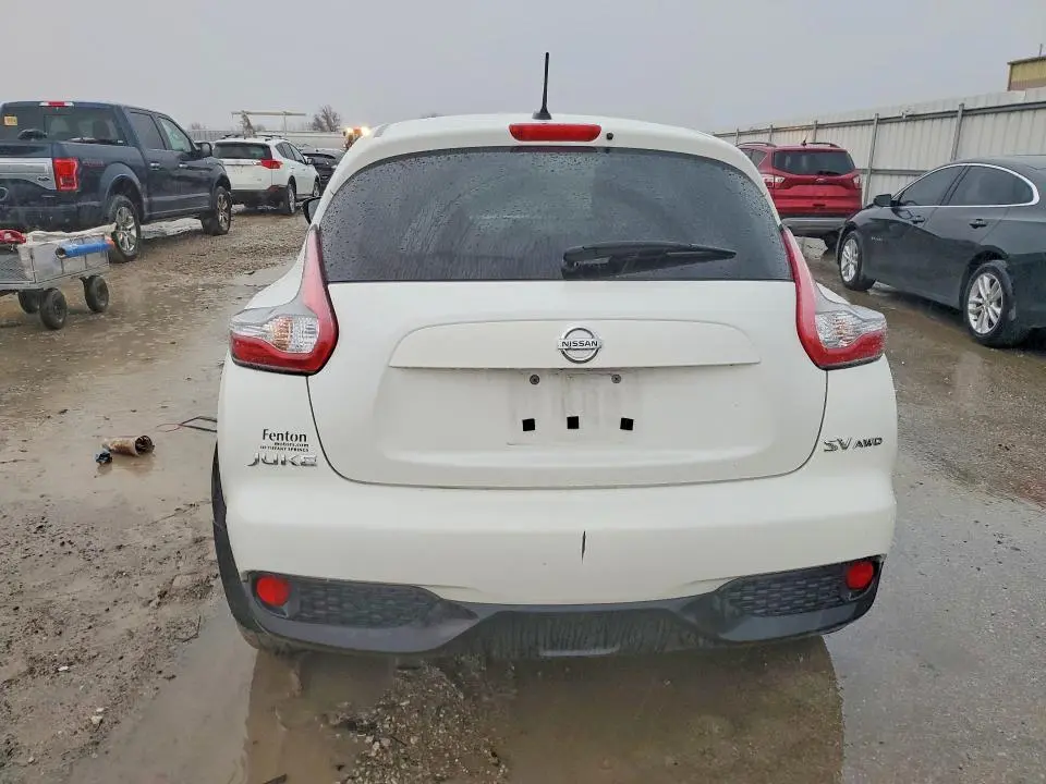 2016 NISSAN JUKE SV  