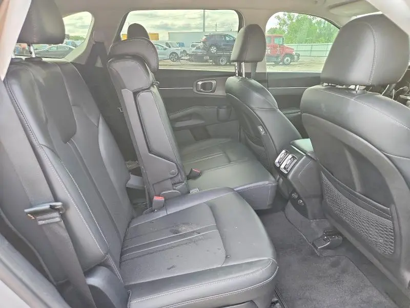 2022 KIA SORENTO S  