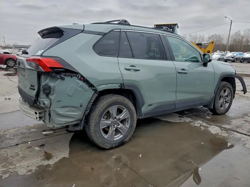 2022 TOYOTA RAV4 XLE  