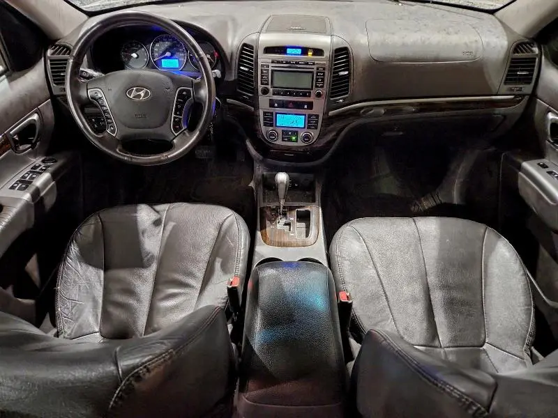2011 HYUNDAI SANTA FE SE  