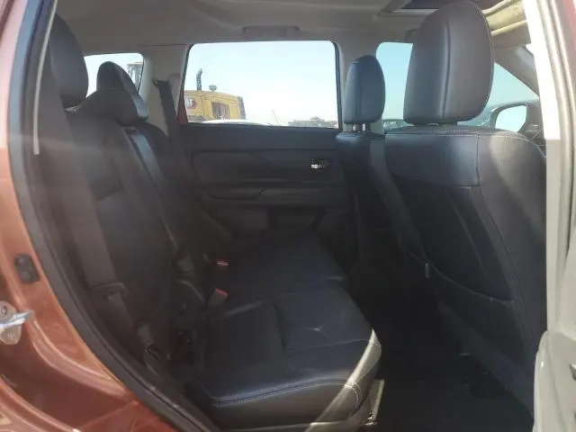2014 MITSUBISHI OUTLANDER SE