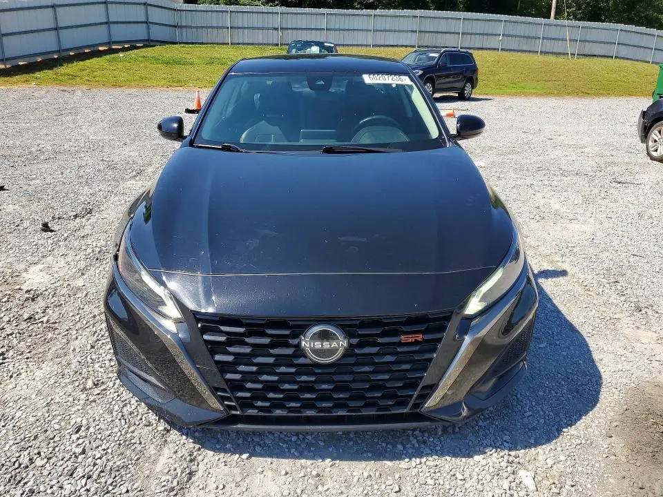 2024 NISSAN ALTIMA SR  