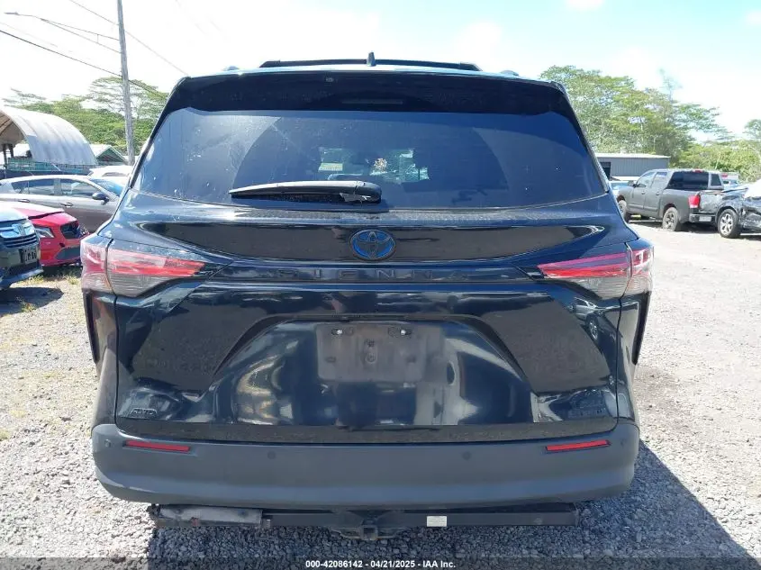 2022 TOYOTA SIENNA XLE WOODLAND EDITION