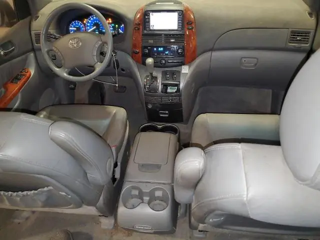 2010 TOYOTA SIENNA XLE  