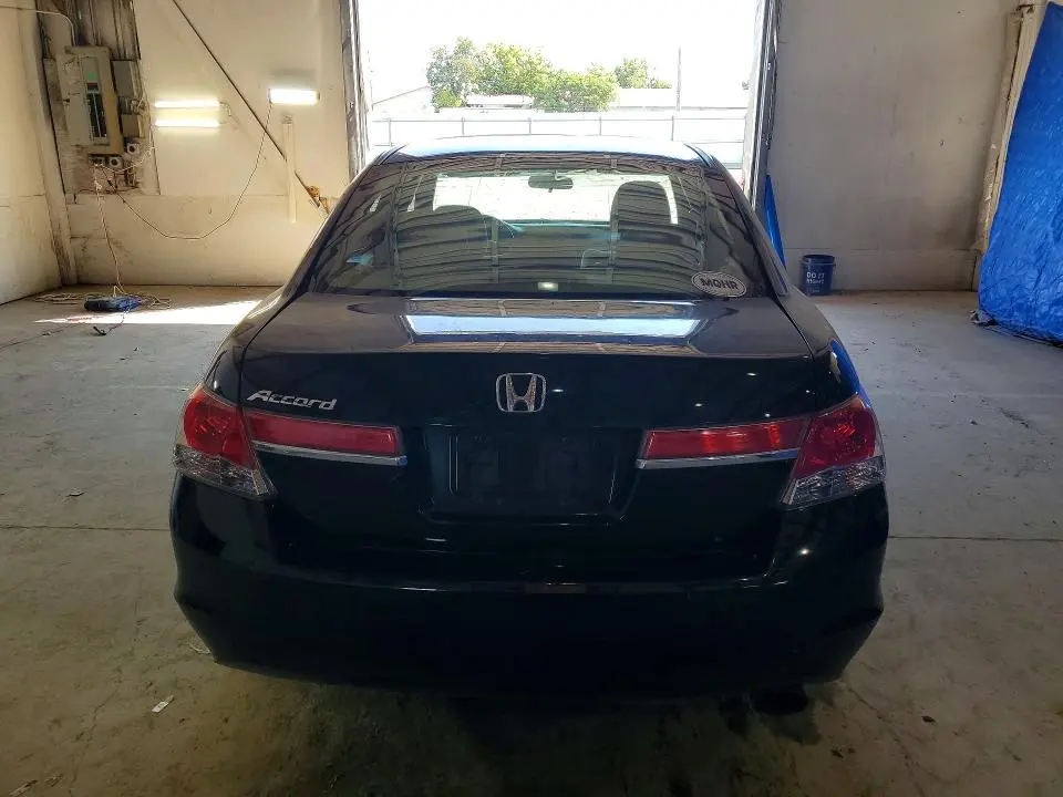2011 HONDA ACCORD LX  