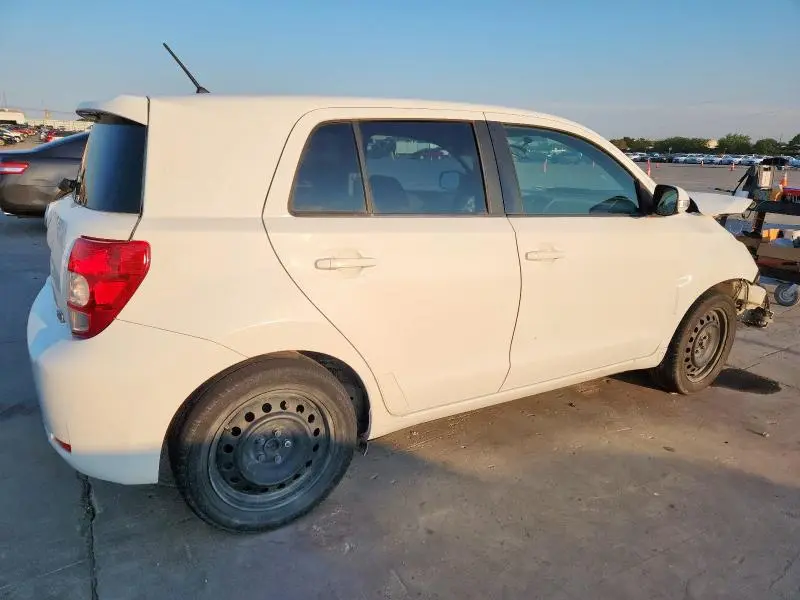 2011 TOYOTA SCION XD   