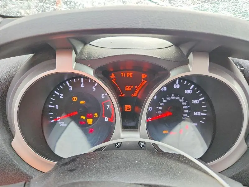 2013 NISSAN JUKE S  