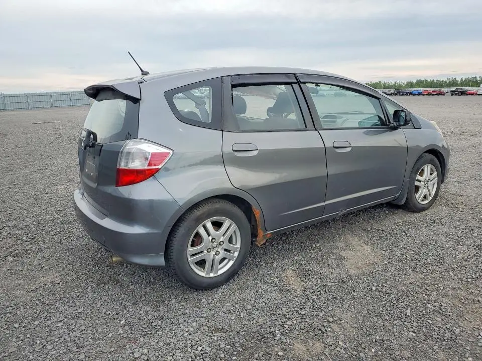 2013 HONDA FIT LX  