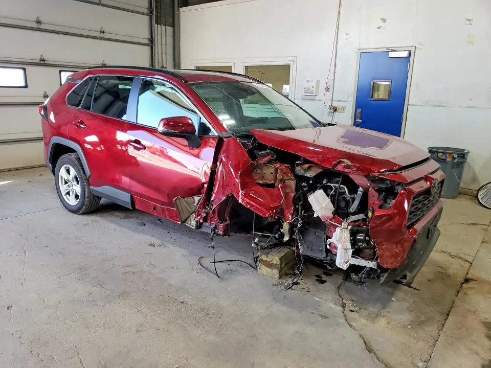 2019 TOYOTA RAV4 XLE  