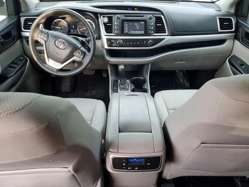 2015 TOYOTA HIGHLANDER LE  