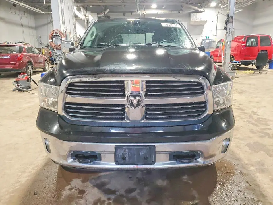 2017 RAM 1500 SLT  